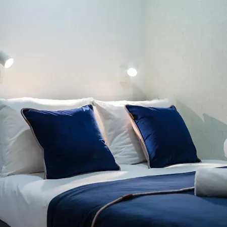 Apartment Helle Mit Designer-renovierung *